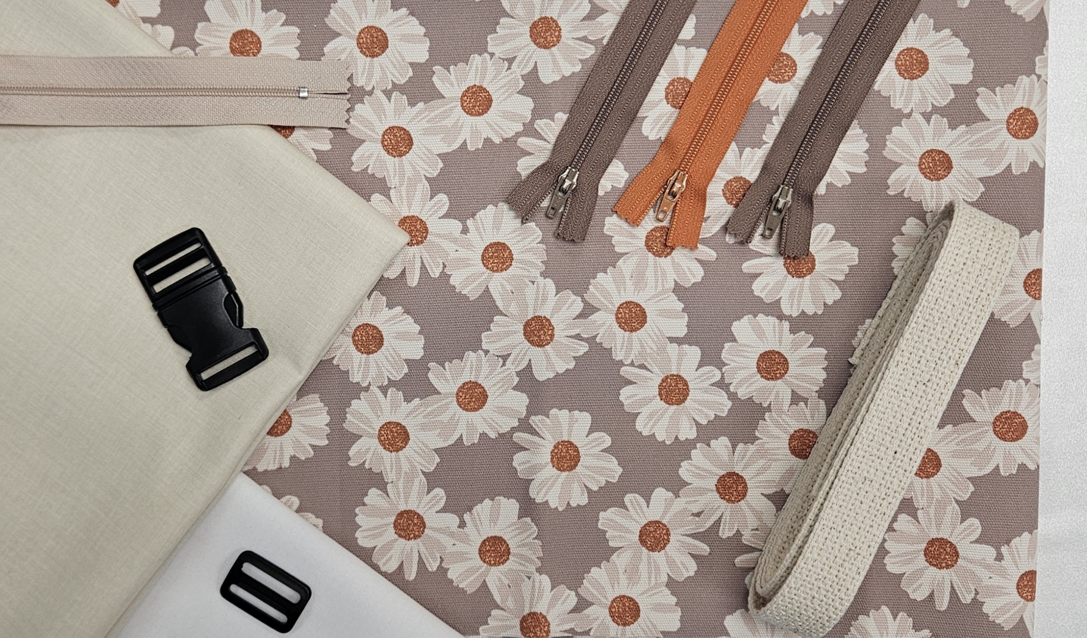 Image de Ensemble #5 - Sac Banane Aude couture / Marguerites