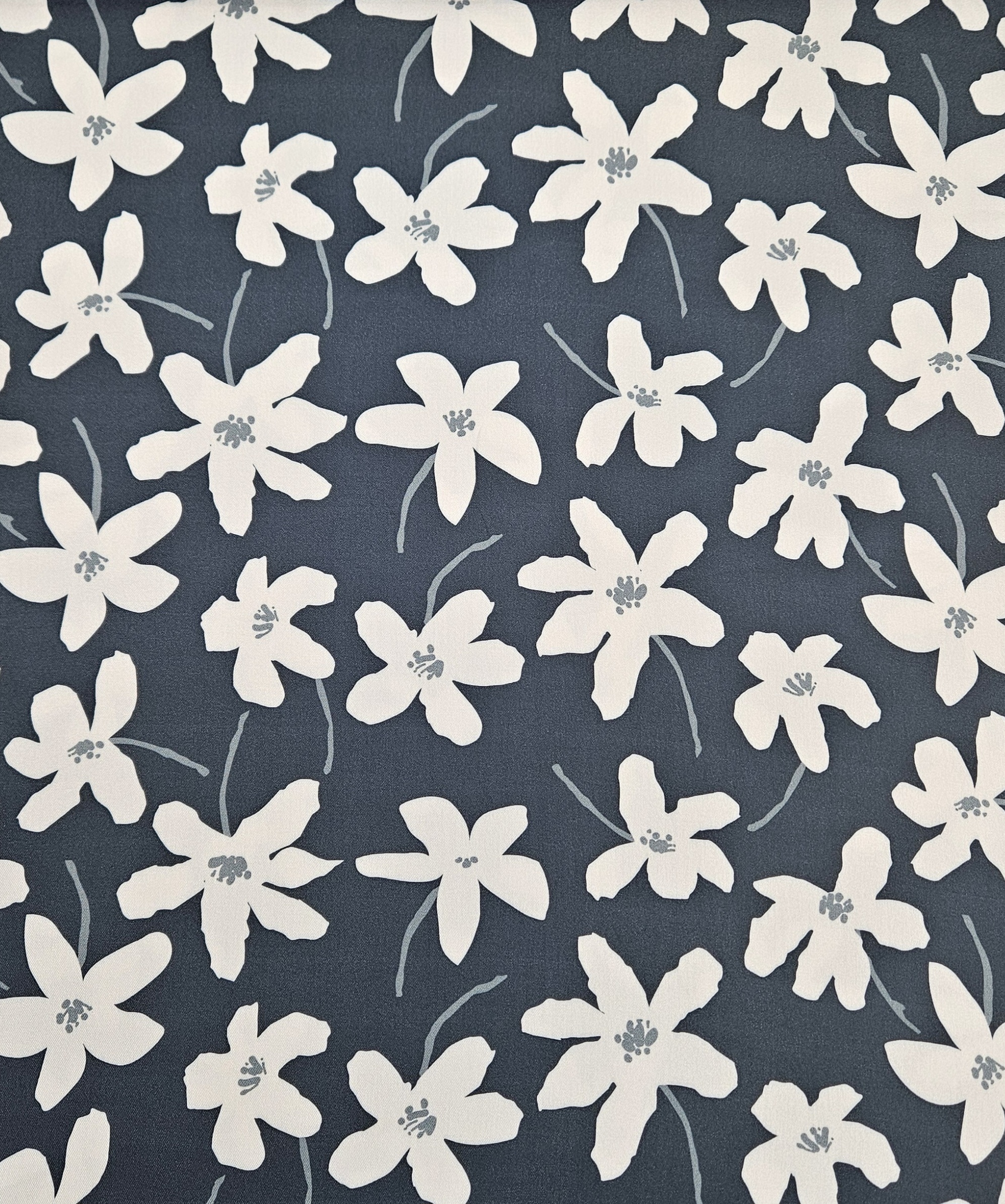 Image de Viscose - Fleurs anthracite 1/2 m